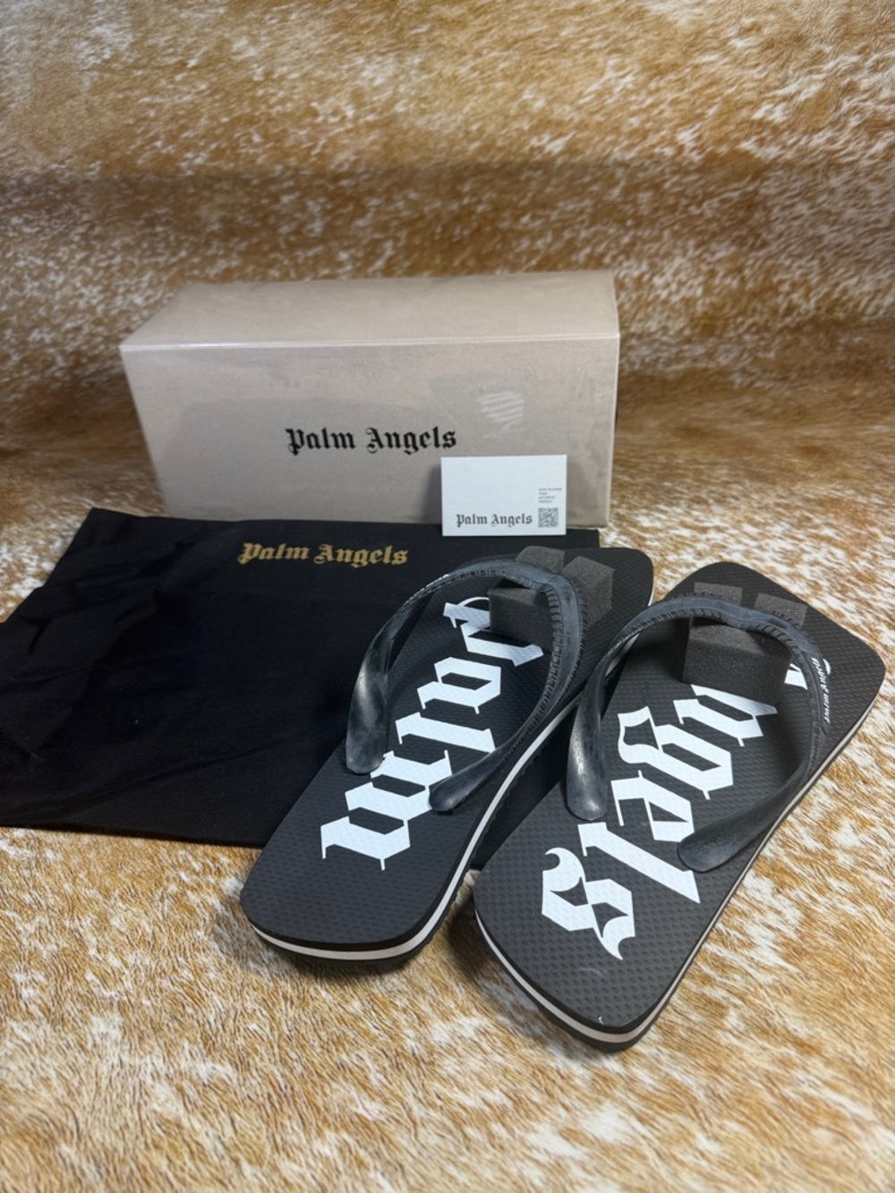 NIB Authentic Men’s Palm Angels Black Logo Flip Flops Sz 40 / US Men’s sz 8 - Picture 10 of 10